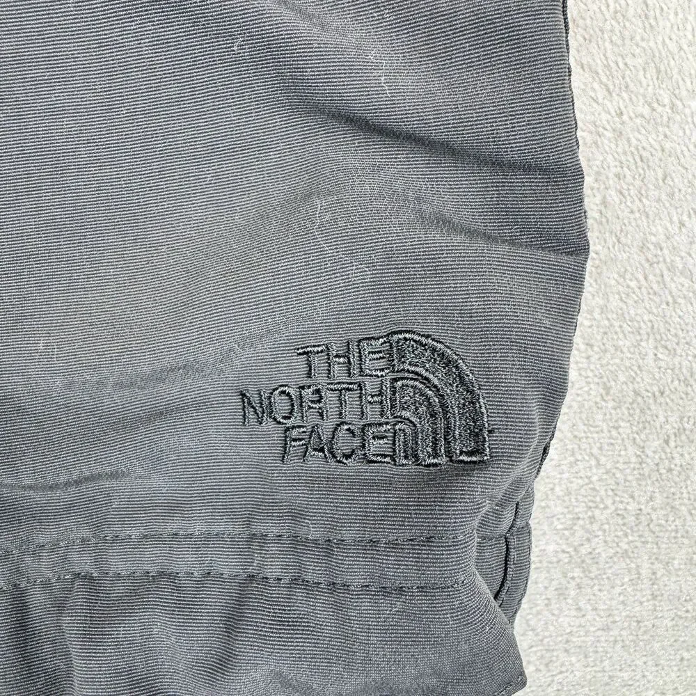 The North Face Mens XL Long Grey Convertible Zip Off Hiking Cargo Pants Nylon
